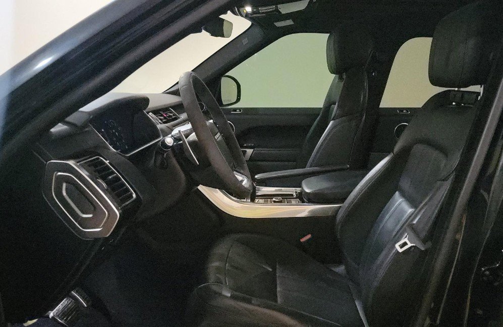 Used 2020 Land Rover Range Rover Sport HST image 2