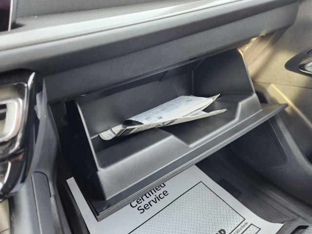 Used 2024 Chevrolet Traverse LT image 49