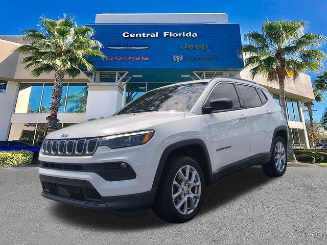 Certified 2023 Jeep Compass Latitude w/ Sun and Sound Group AWD/4WD image 9