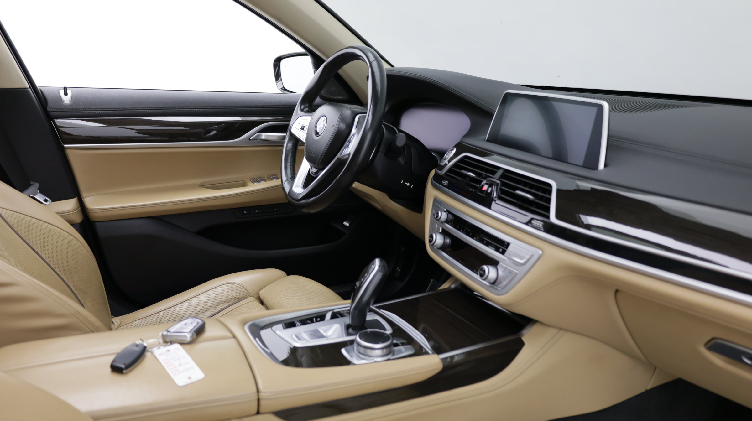 Used 2022 BMW 740i w/ Premium Package RWD image 45