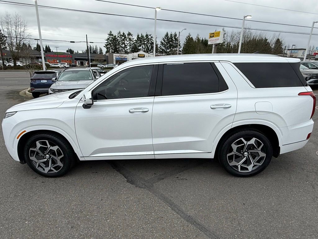 Used 2021 Hyundai Palisade Calligraphy w/ Winter Package image 2