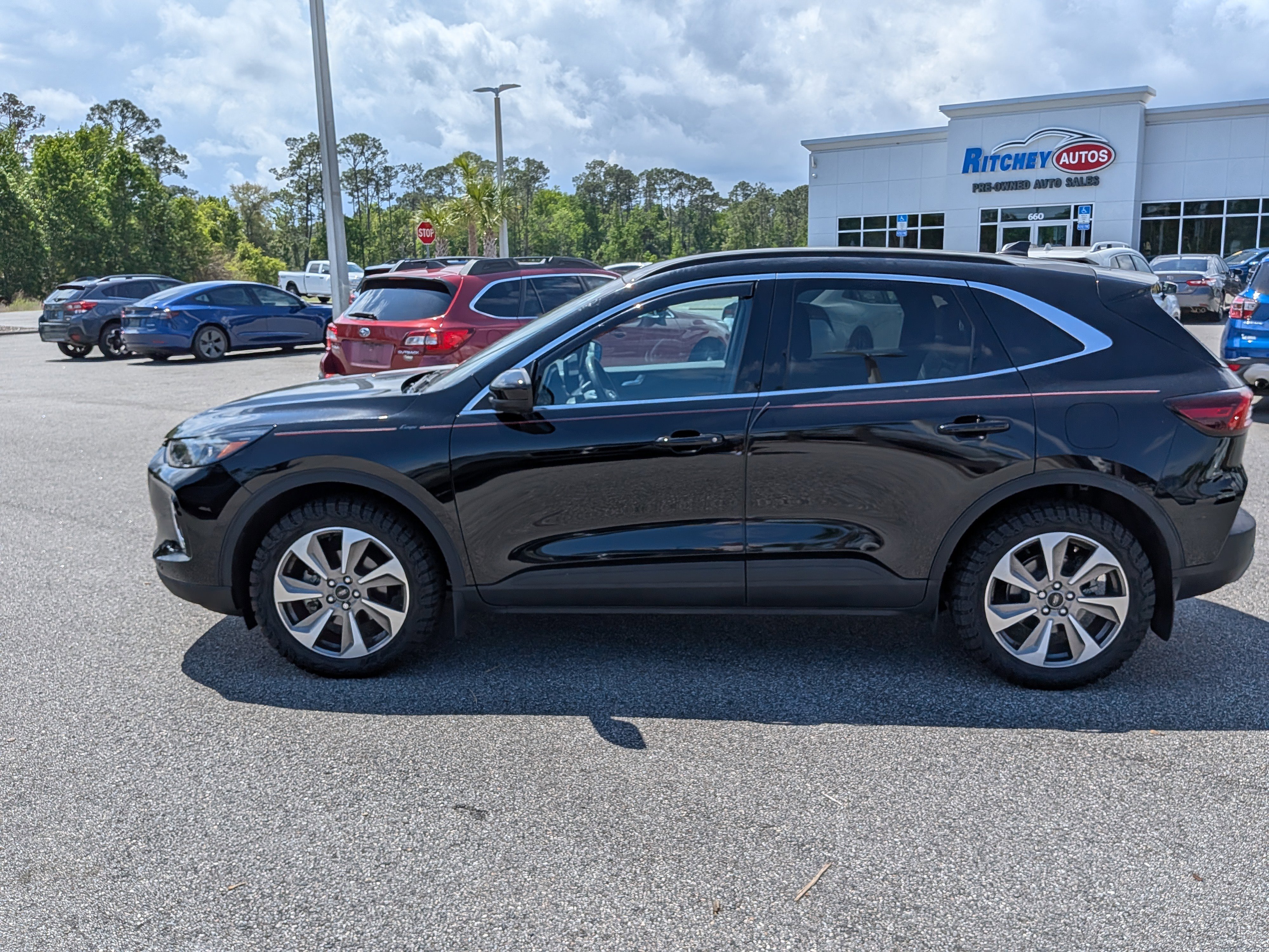 Used 2023 Ford Escape Platinum AWD/4WD image 7