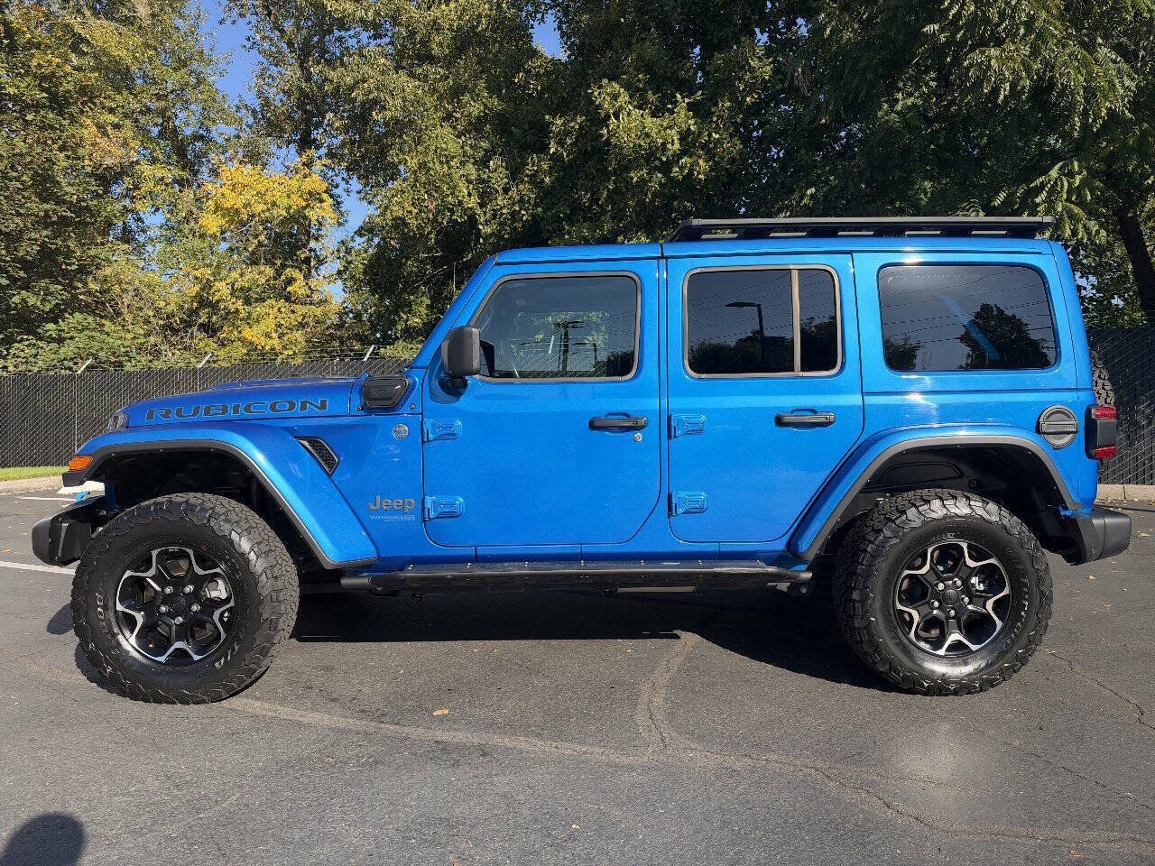Used 2021 Jeep Wrangler Unlimited Rubicon 4xe w/ Cold Weather Group AWD/4WD image 2