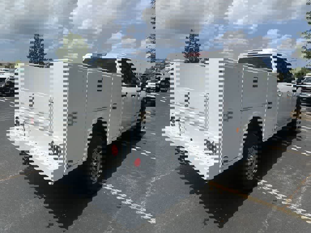 New 2024 GMC Sierra 2500 Pro w/ Convenience Package image 9