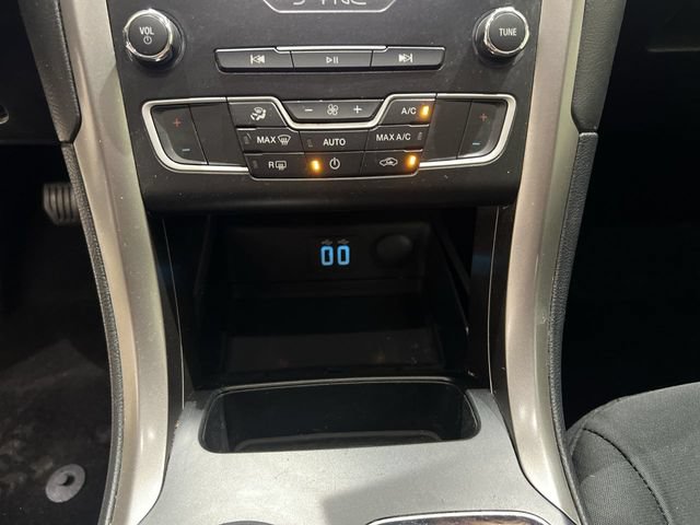 Used 2020 Ford Fusion SE FWD image 16