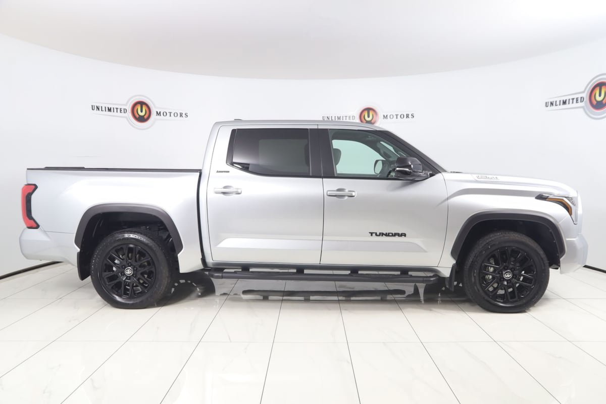 Used 2025 Toyota Tundra Limited AWD/4WD image 2