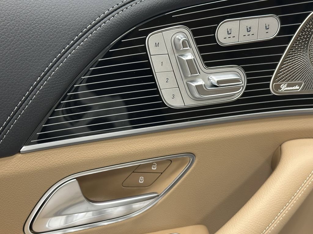 New 2026 Mercedes-Benz GLS 580 4MATIC image 12