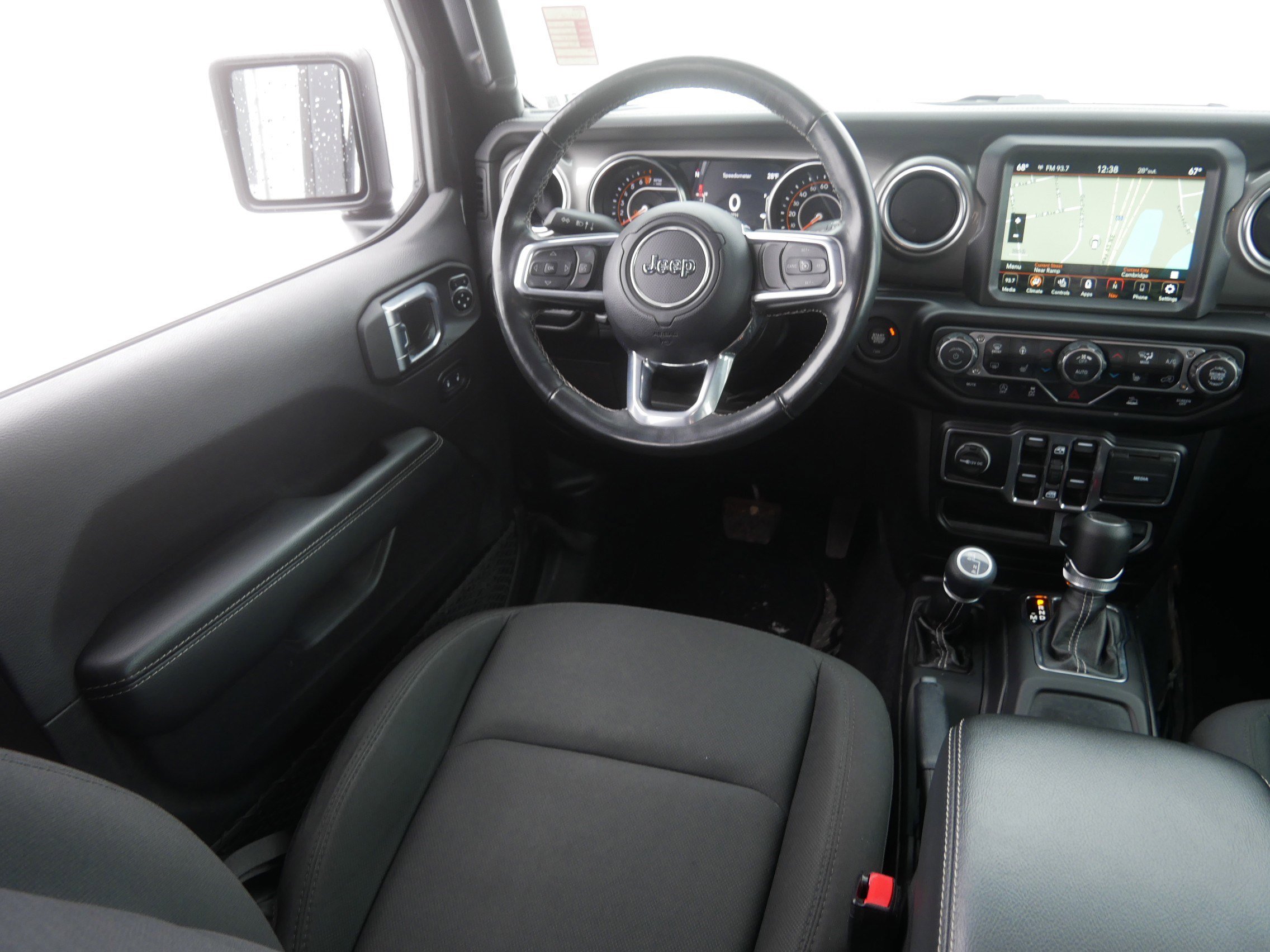 Used 2022 Jeep Gladiator Overland w/ Cold Weather Group image 9