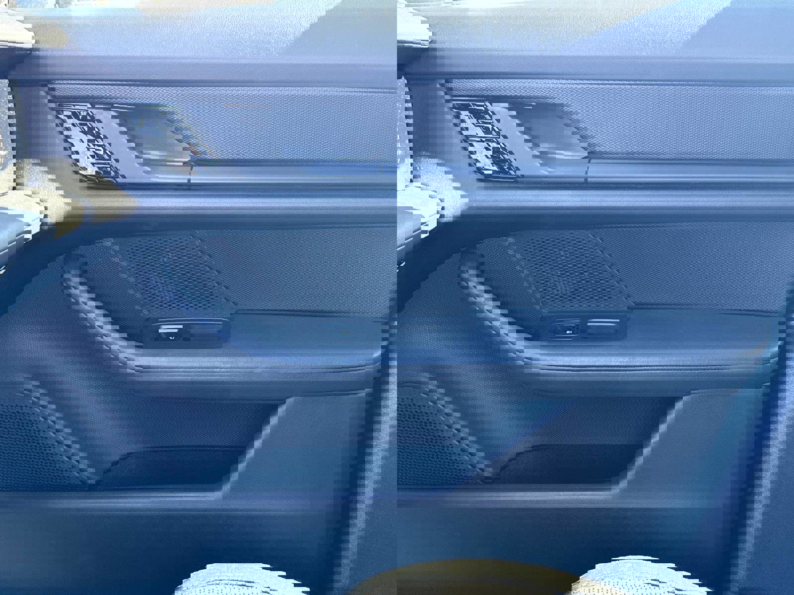 Used 2021 Porsche Taycan image 21