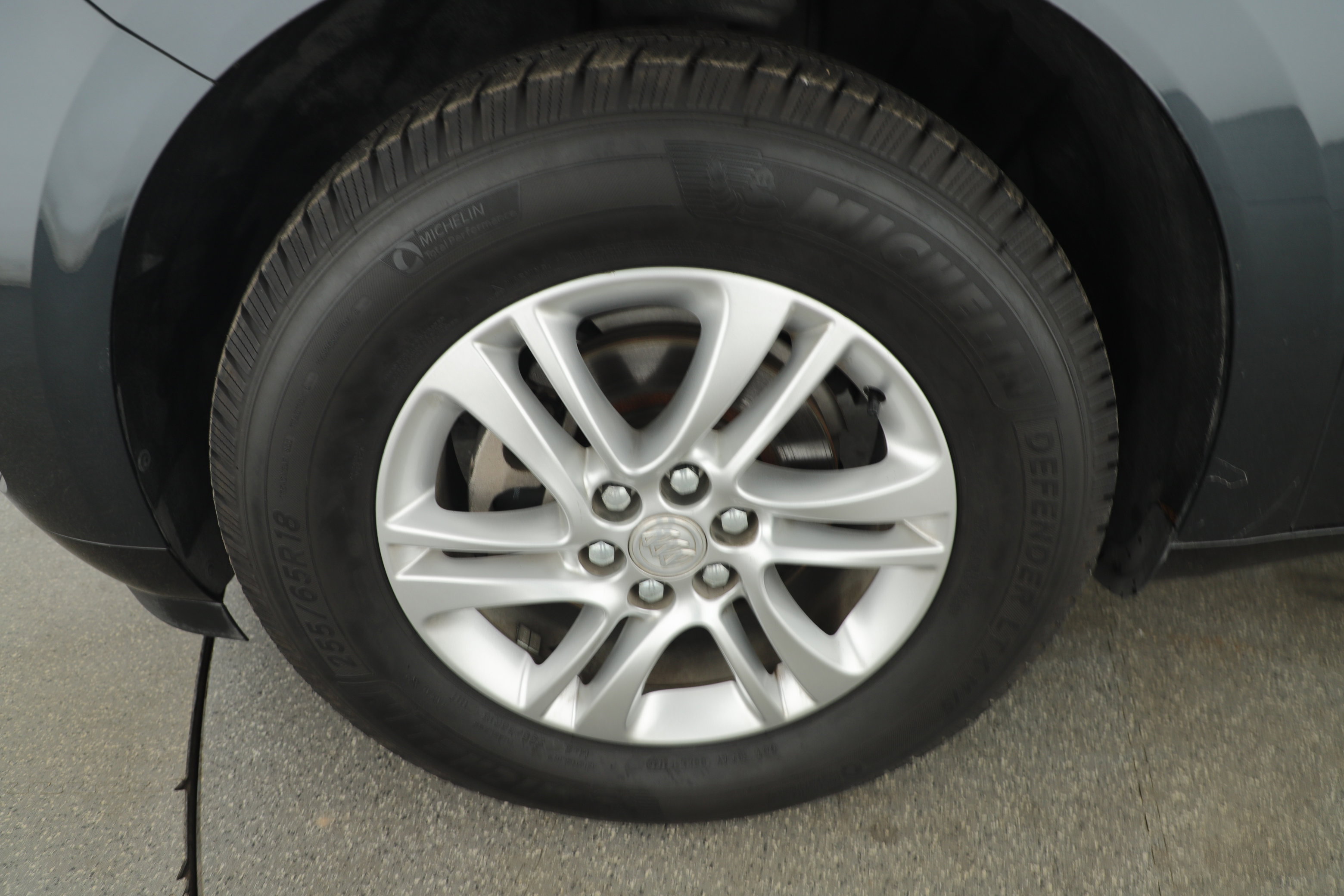 Used 2019 Buick Enclave Essence image 7