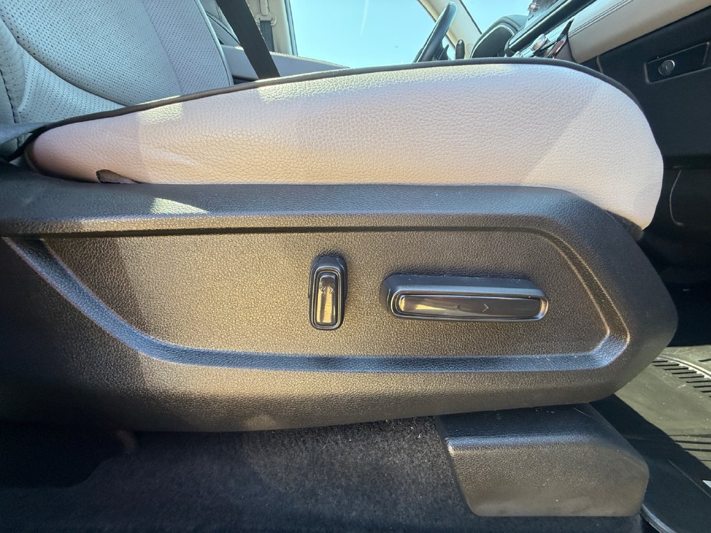 Used 2025 Honda Pilot Elite image 46