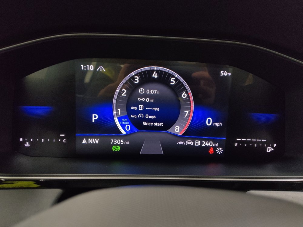 Used 2025 Volkswagen Jetta SE w/ Sunroof Package image 23