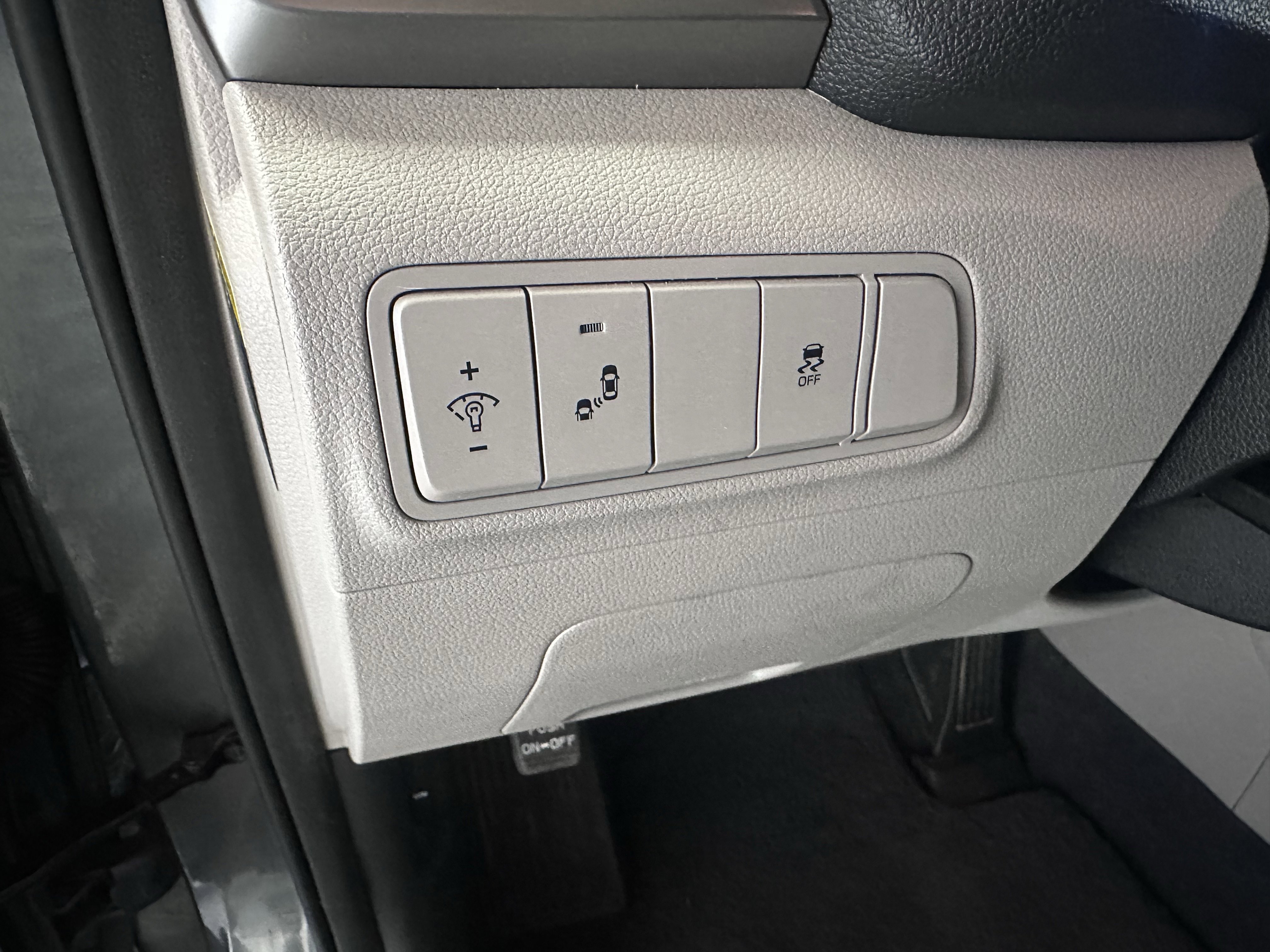 Used 2018 Hyundai Tucson Sport w/ Cargo Package image 41