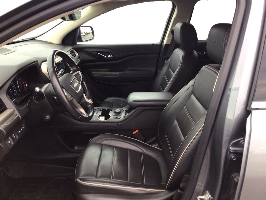 Used 2021 GMC Acadia Denali w/ Denali Ultimate Package image 9