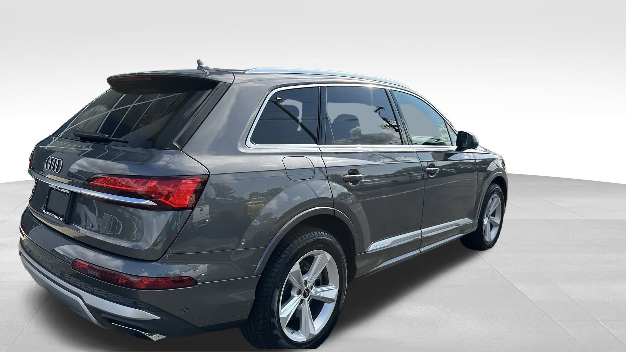 Used 2025 Audi Q7 2.0T Premium w/ Convenience Package image 2