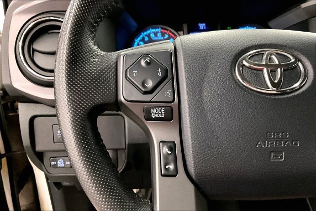 Used 2020 Toyota Tacoma TRD Off-Road AWD/4WD image 27