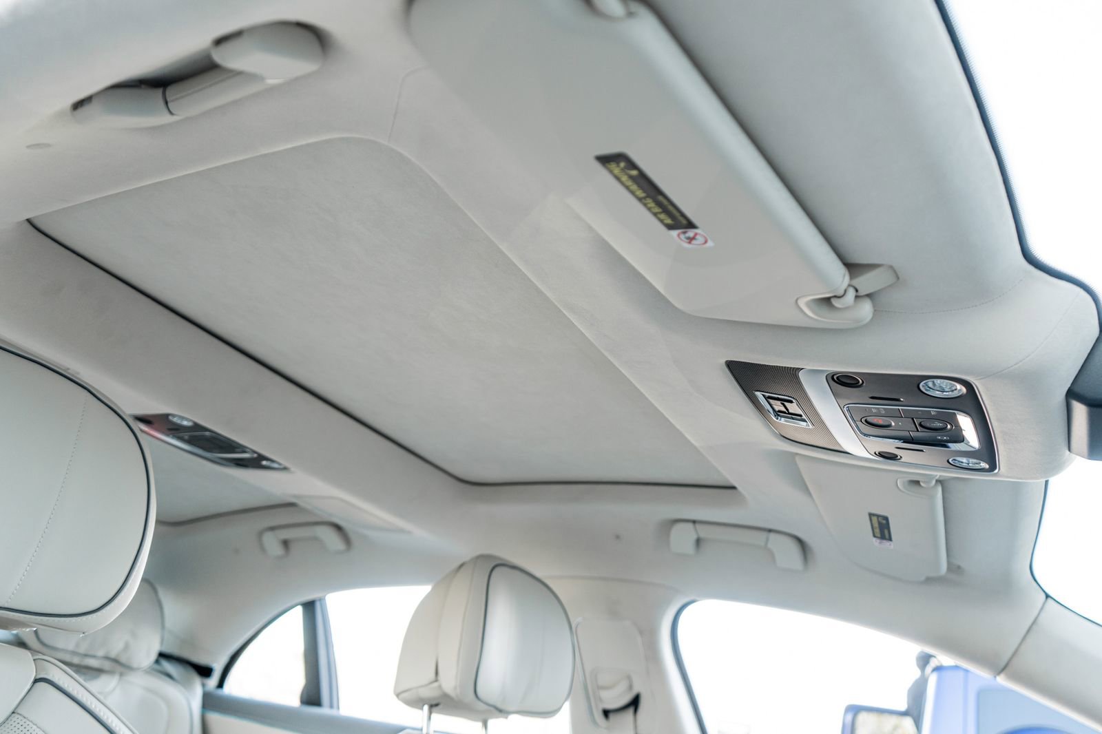 Certified 2026 Bentley Flying Spur Plug-In Hybrid image 44