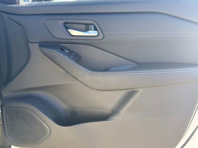 Used 2025 Nissan Rogue SL w/ Tech Package image 20