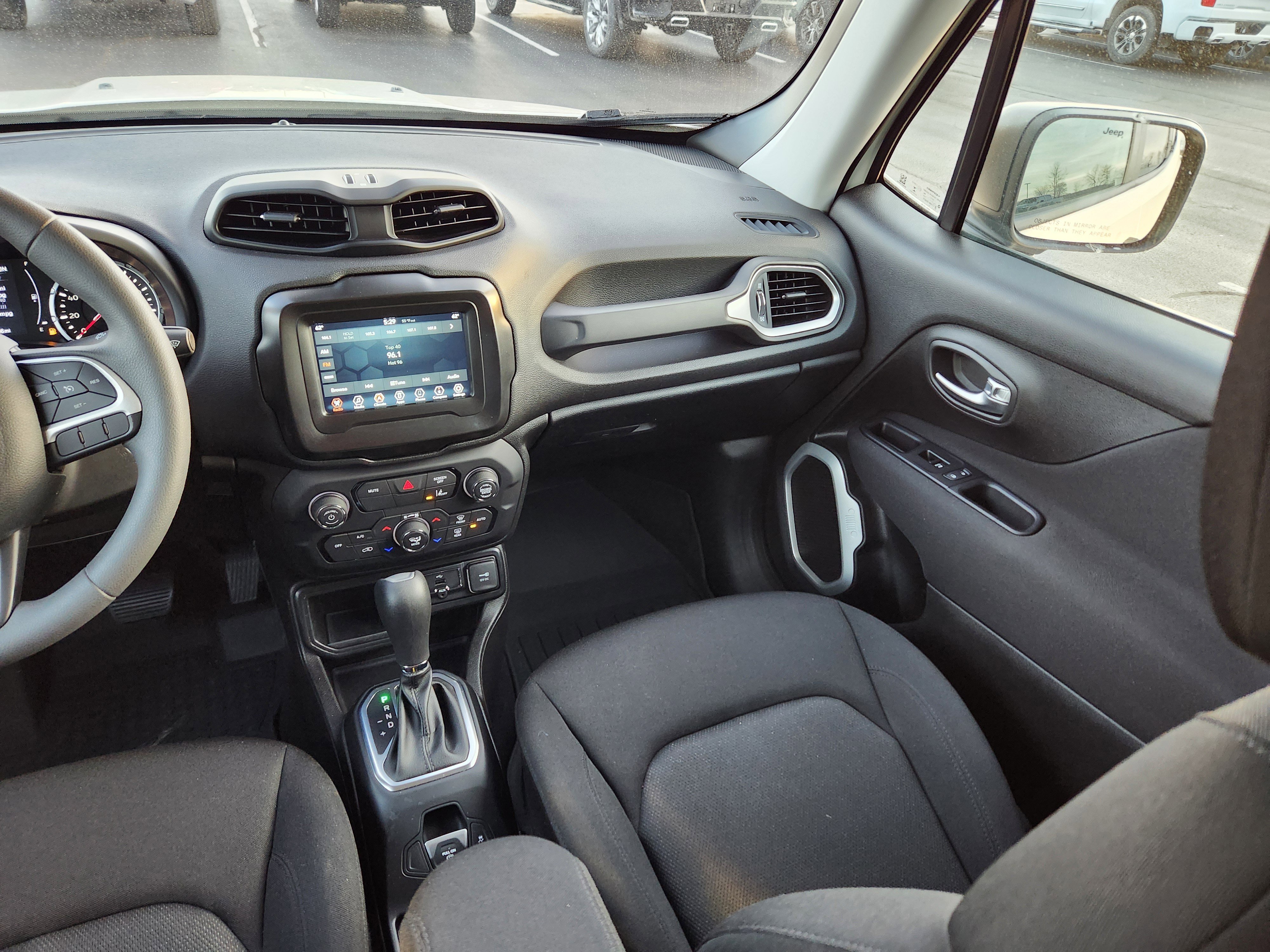 Used 2021 Jeep Renegade Sport w/ Sport Appearance Group FWD image 16