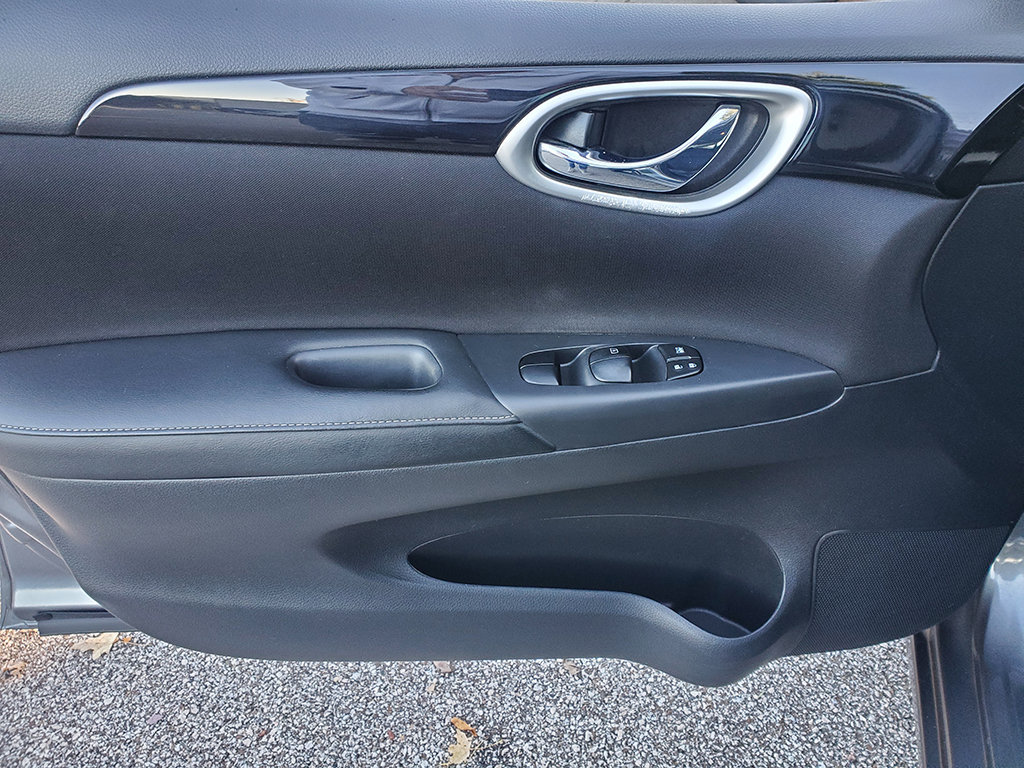 Used 2018 Nissan Sentra SV FWD image 11