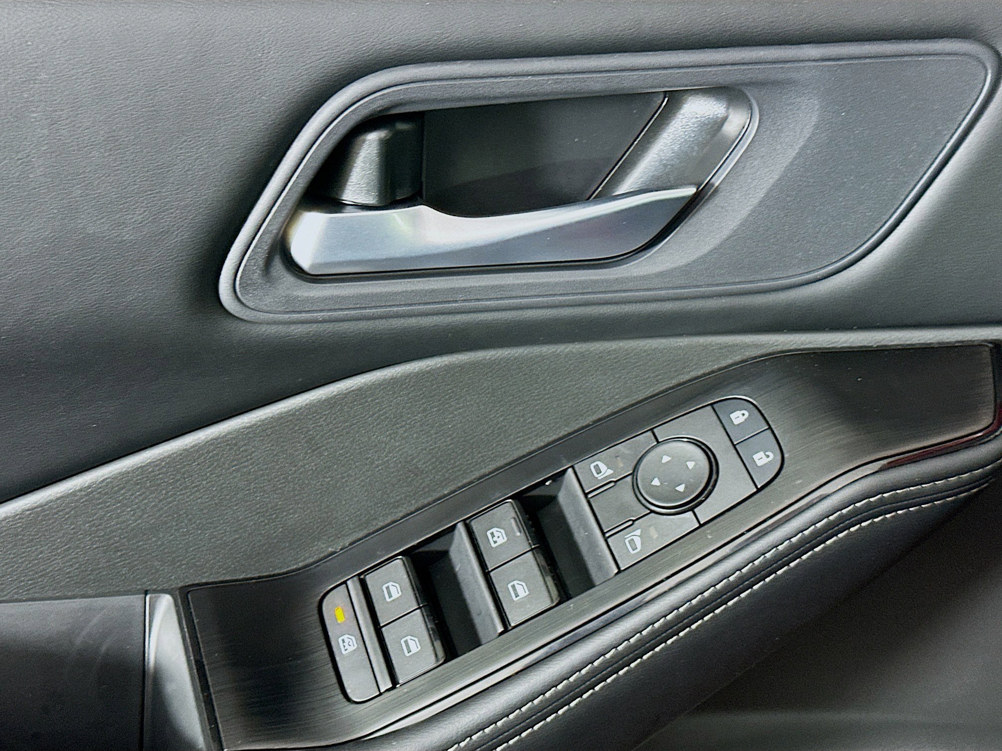 Used 2026 Nissan Rogue SV image 15