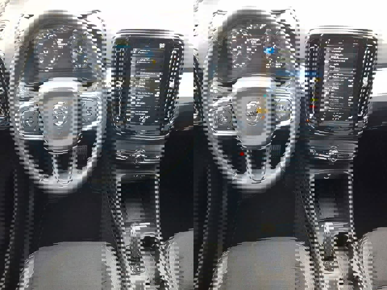 Used 2020 Volvo XC40 T5 Momentum image 27