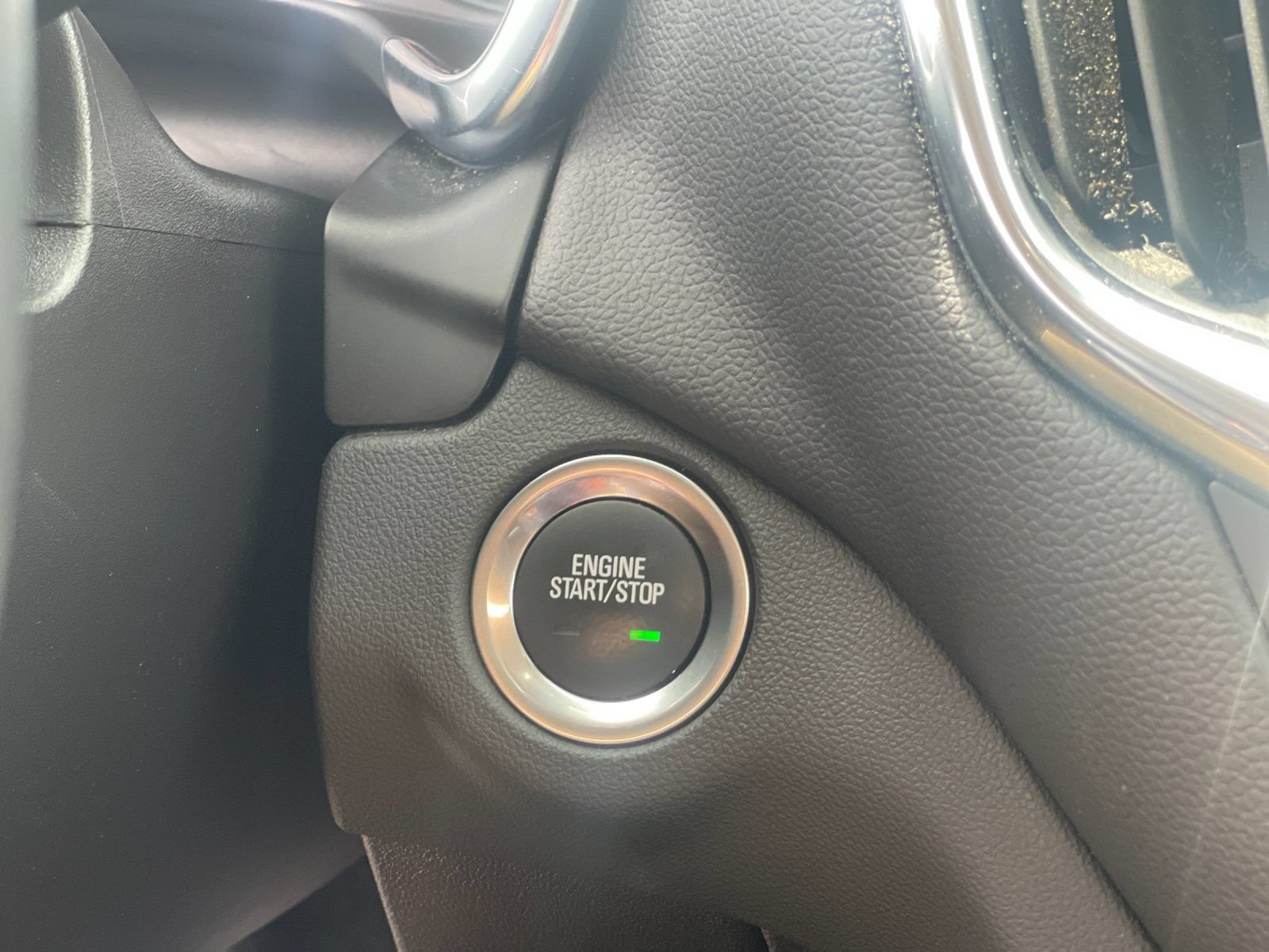 Used 2024 Chevrolet Equinox LT AWD/4WD image 24