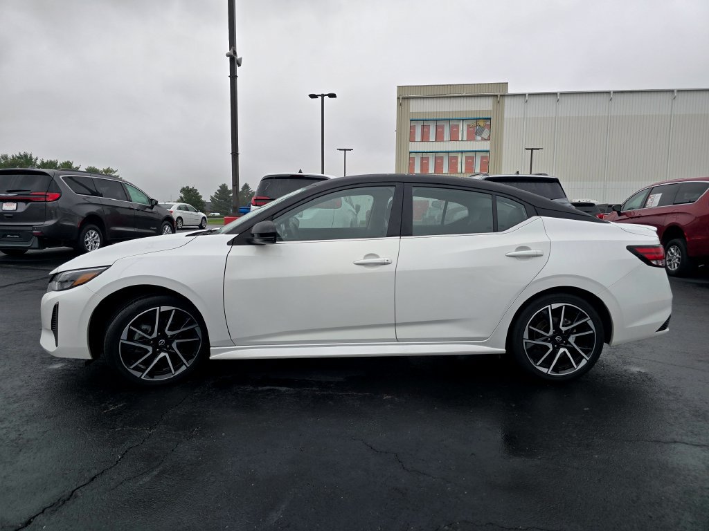 Used 2025 Nissan Sentra SR FWD image 5