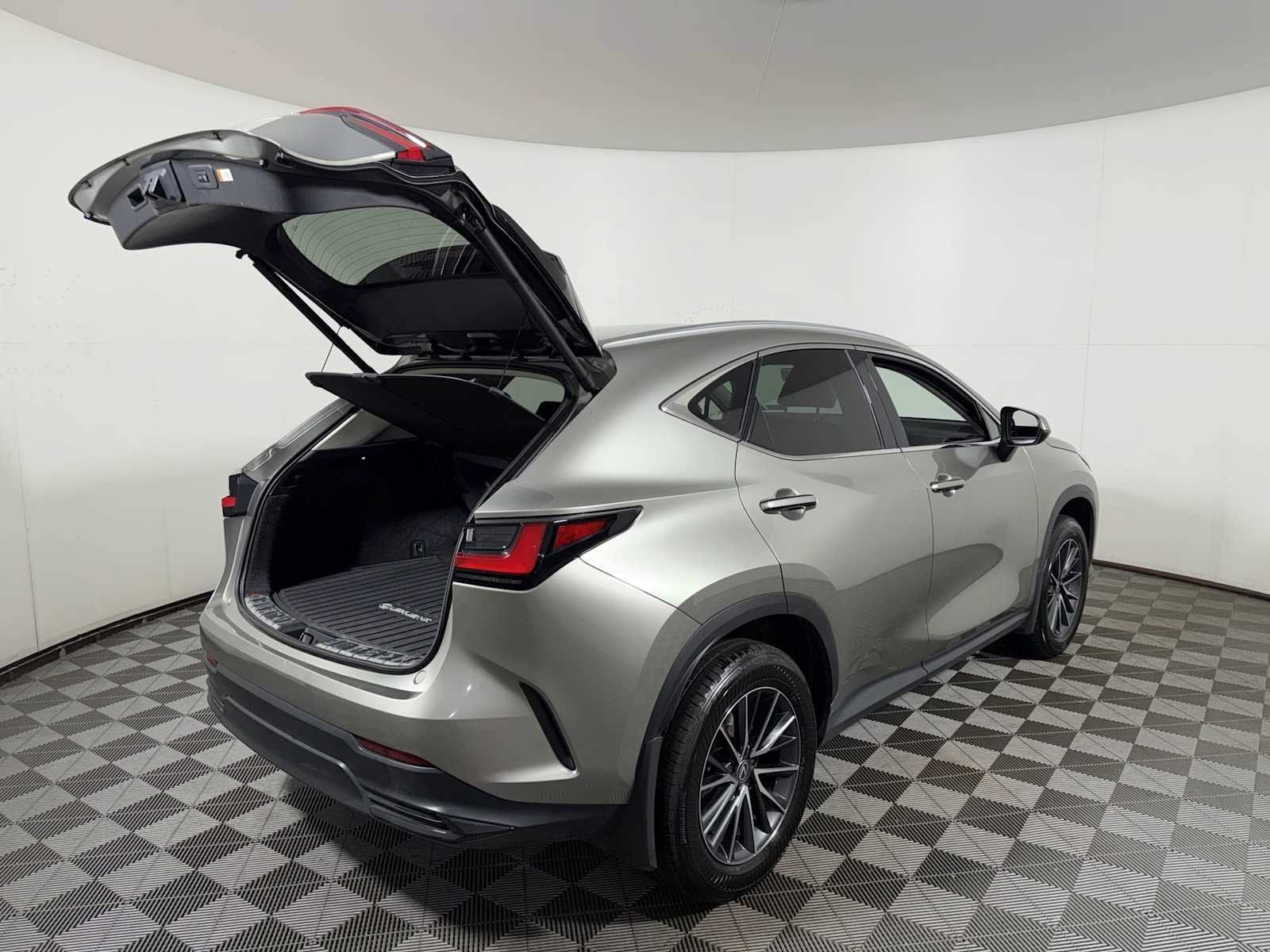 Used 2024 Lexus NX 350 AWD w/ Cold Area Package image 9
