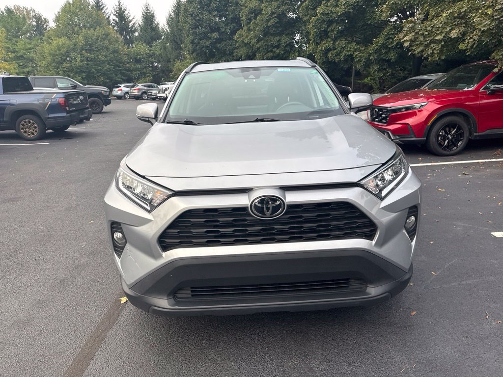 Used 2021 Toyota RAV4 XLE Premium FWD image 3