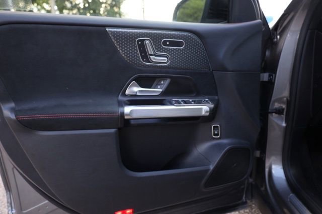 Used 2024 Mercedes-Benz GLB 250 4MATIC image 17