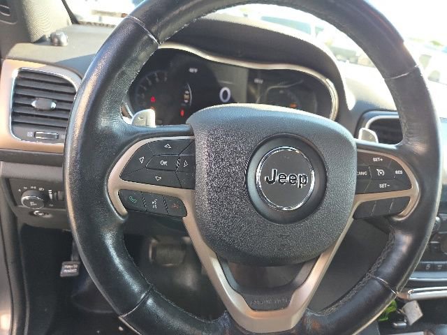 Used 2016 Jeep Grand Cherokee Laredo w/ All-Weather Capability Group AWD/4WD image 34