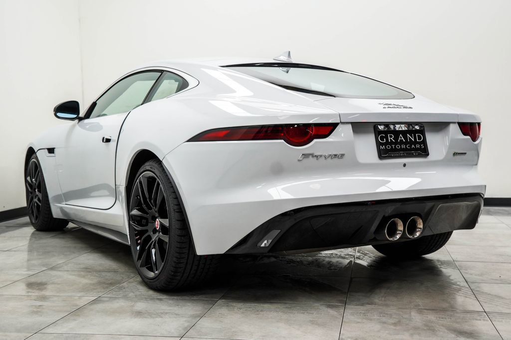 Used 2018 Jaguar F-TYPE R-Dynamic RWD image 11