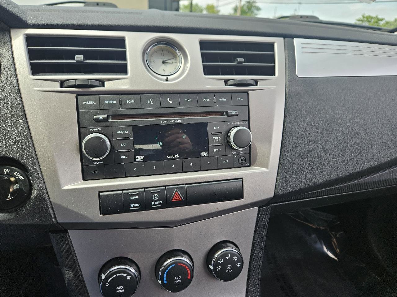 Used 2010 Chrysler Sebring Touring FWD image 22