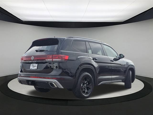 New 2026 Volkswagen Atlas Peak Edition image 7