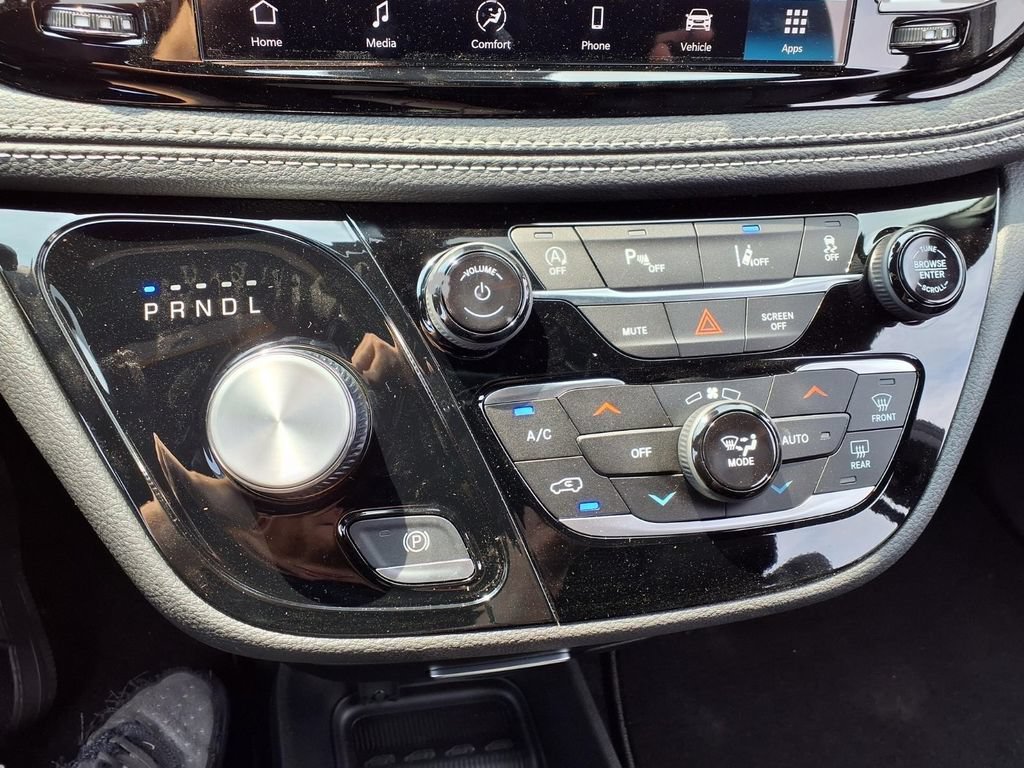 New 2026 Chrysler Pacifica Select w/ S Appearance Package FWD image 9
