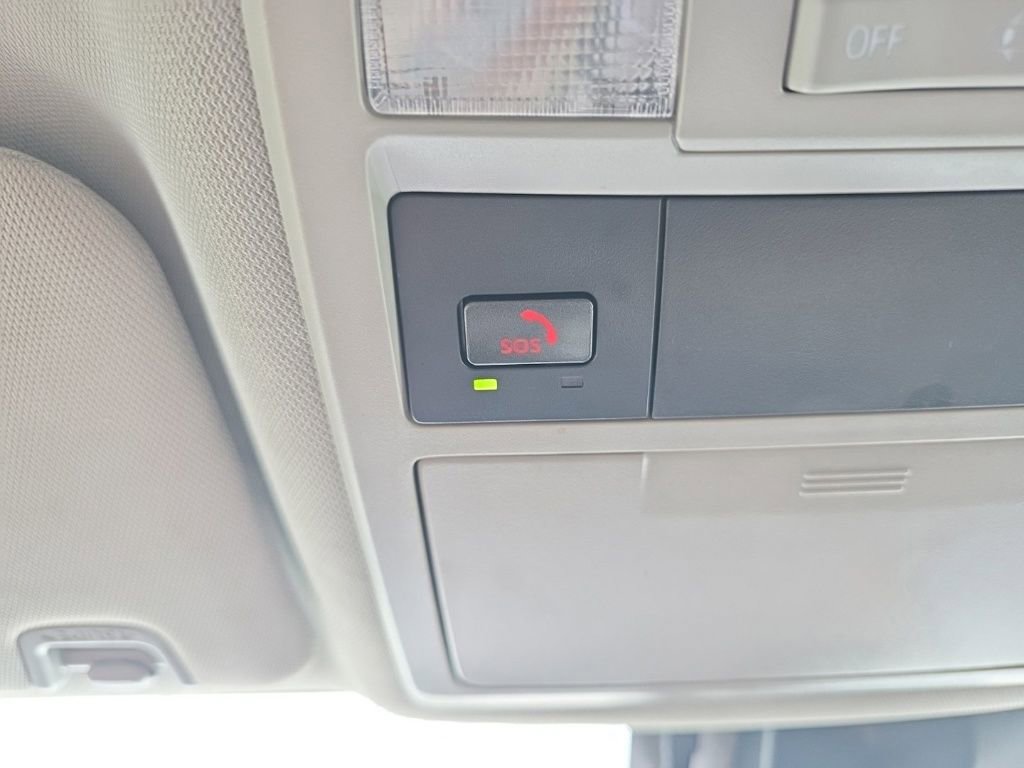 Used 2023 Toyota Tacoma SR5 w/ Technology Package image 31