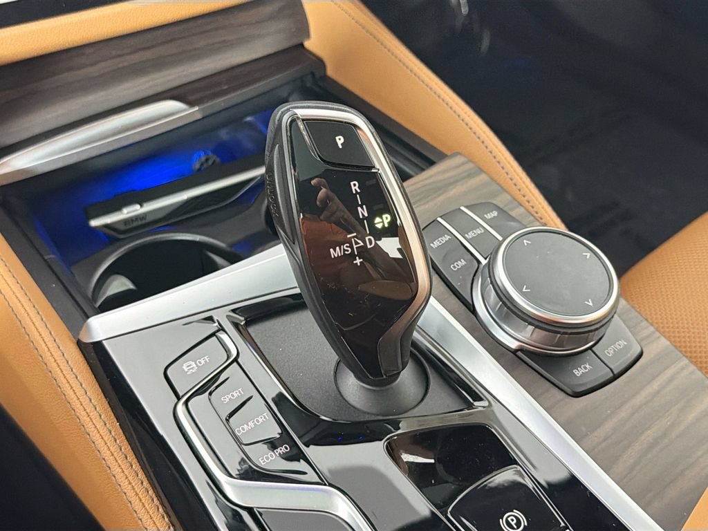 Used 2022 BMW 530i w/ M Sport Package RWD image 17
