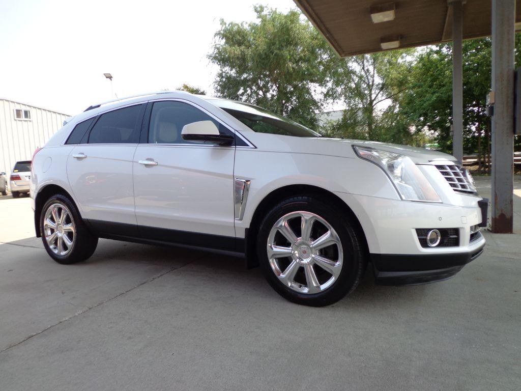 Used 2016 Cadillac SRX Performance w/ Driver Awareness Package AWD/4WD image 3