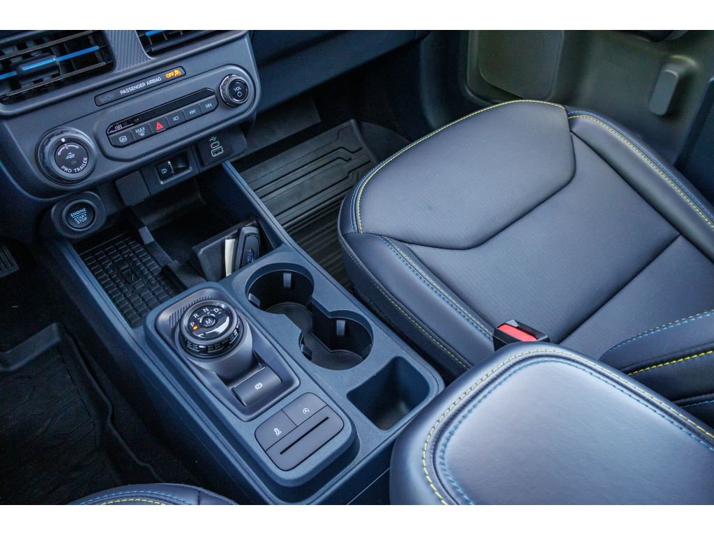 Used 2025 Ford Maverick Lobo AWD/4WD image 26
