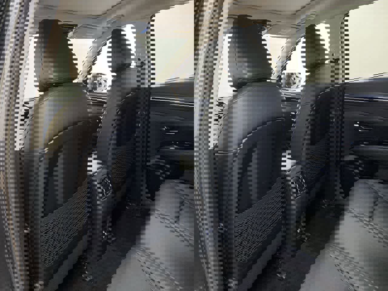 Used 2024 Hyundai Tucson Limited image 16