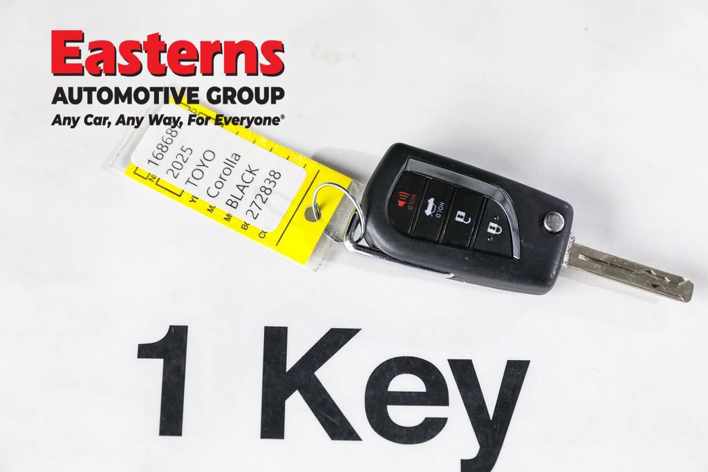 Used 2025 Toyota Corolla LE image 32