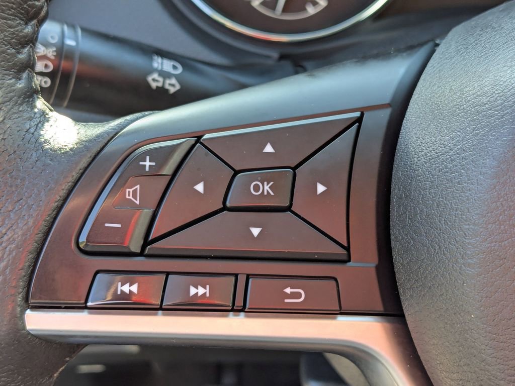 Used 2019 Nissan Rogue SV AWD/4WD image 17