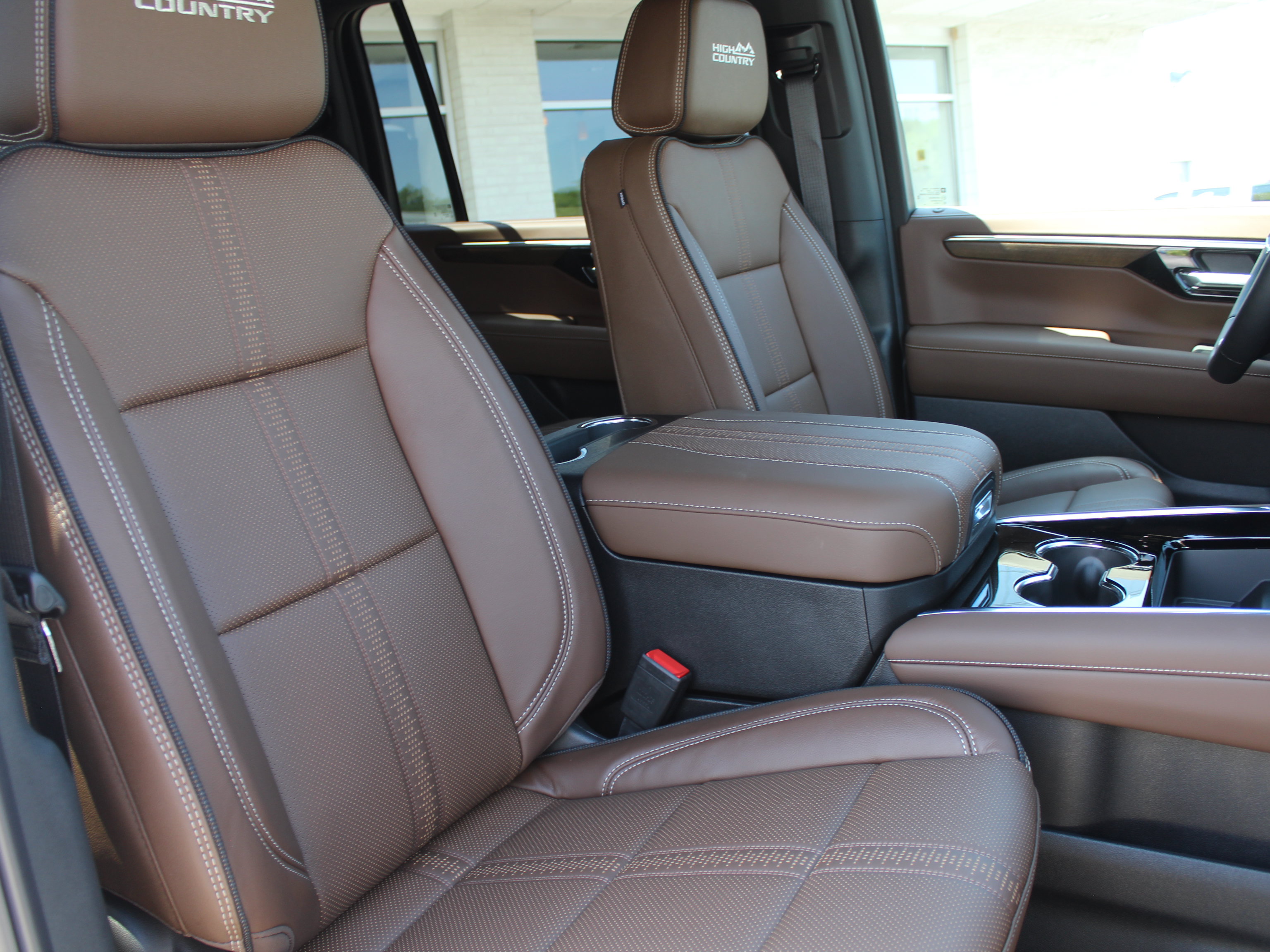 New 2026 Chevrolet Suburban High Country w/ LPO, Illumination Package AWD/4WD image 16