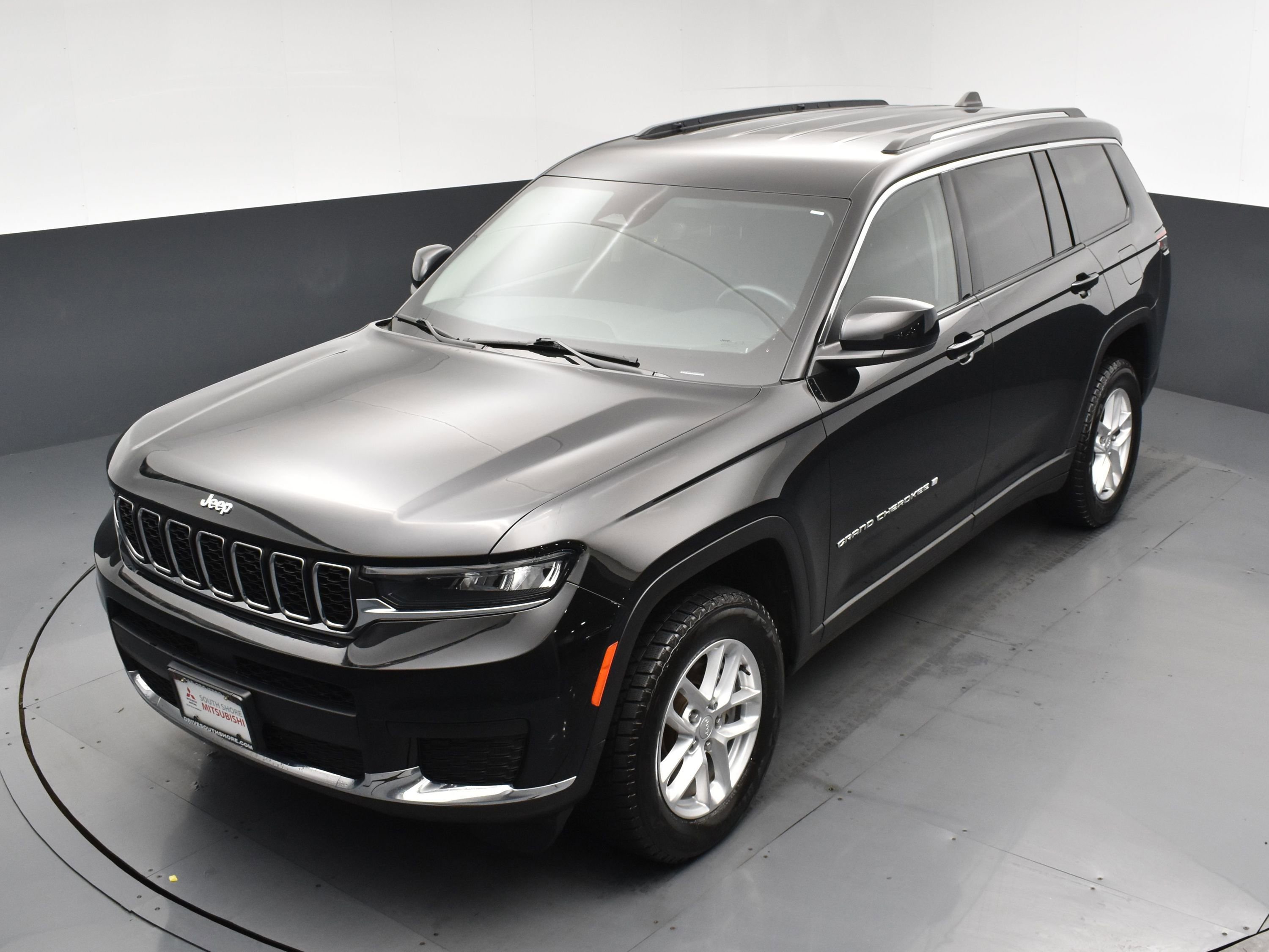 Used 2022 Jeep Grand Cherokee L Laredo w/ Luxury Tech Group I image 23