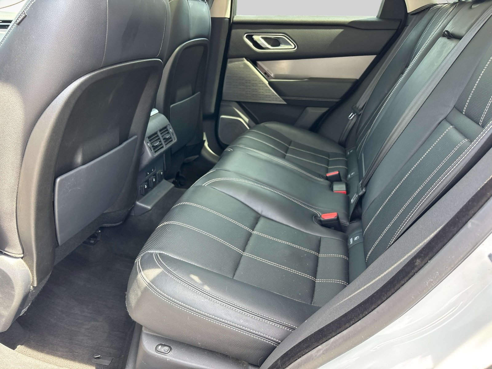 Used 2018 Land Rover Range Rover Velar S AWD/4WD image 9