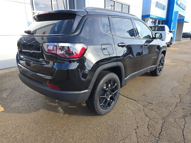 New 2026 Jeep Compass Latitude image 8