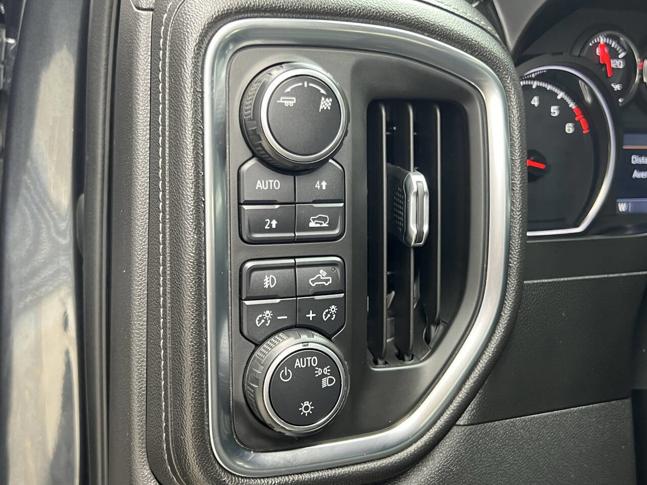 Used 2019 Chevrolet Silverado 1500 RST w/ All-Star Edition AWD/4WD image 32