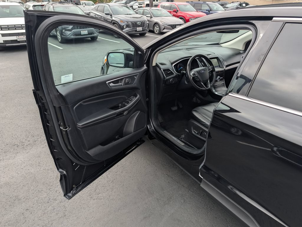 Used 2019 Ford Edge Titanium w/ Equipment Group 301A FWD image 42