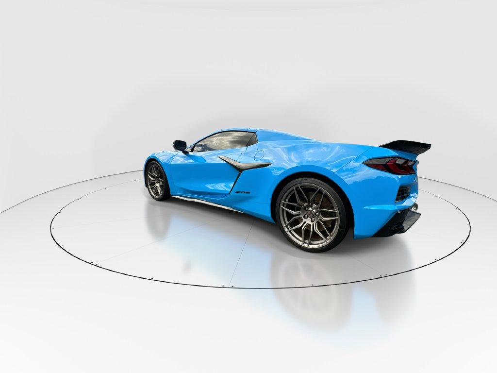 Used 2025 Chevrolet Corvette Z06 RWD image 6
